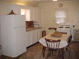 Adorable 2 Bdrm Cottage Secluded on 1 Acre Yet, Close to Everyt in Tannersville, PA (Photo 6 of 10)