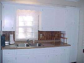 Adorable 2 Bdrm Cottage Secluded on 1 Acre Yet, Close to Everyt in Tannersville, PA (Photo 7 of 10)