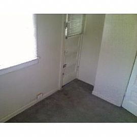 Great Avenues Apartments! Small Garage Available! in Salt Lake City, UT (Photo 2 of 5)