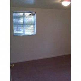 South Salt Lake 4-Plex. Units Come with Garage! in Salt Lake City, UT (Photo 4 of 5)