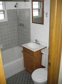 Cozy and Updated 1 Bedroom Apt in Milwaukee, WI (Photo 2 of 3)