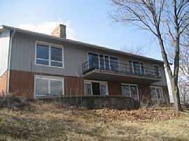4 Bedroom Home on 2acres Up Against Chain O'Lakes State Park in Spring Grove, IL (Photo 2 of 11)