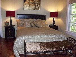 Fantastic 2 Bedroom American Craftsman Bungalow in Hubbard, TX (Photo 3 of 9)