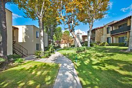 1x1 Upstairs Immediate Move in Special Price in Costa Mesa, CA (Photo 5 of 6)