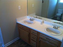 Beautifully Renovated 3 Bed 2.5 Bath Ellenwood Home with Hardwo in Ellenwood, GA (Photo 10 of 12)