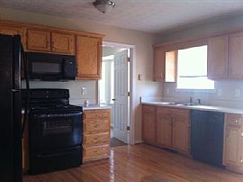 Beautifully Renovated 3 Bed 2.5 Bath Ellenwood Home with Hardwo in Ellenwood, GA (Photo 6 of 12)