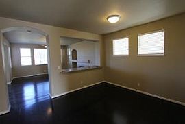 Beautiful 2-Story 4 Bed/2.5 Bath Natomas Home on The Lake in Sacramento, CA (Photo 2 of 4)