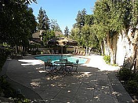 Luxurious Condo in Woodland Hills, CA