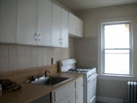 Lovely 2nd Floor 3 Bedroom Apartment in Newark, NJ (Photo 2 of 5)