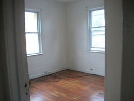 Lovely 2nd Floor 3 Bedroom Apartment in Newark, NJ (Photo 5 of 5)