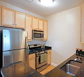 Luxery 2 Bedrooms Apartment in Manassas Park, VA (Photo 4 of 4)