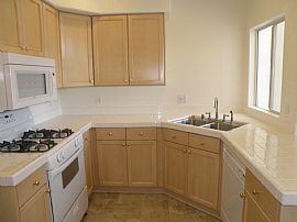 Striking Golf Course View. 2 Br + Den in Las Vegas, NV (Photo 4 of 12)