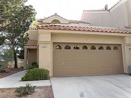 Beautiful Home in Golf Community 2br+den in Las Vegas, NV