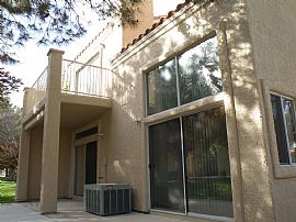 Beautiful Home in Golf Community 2br+den in Las Vegas, NV (Photo 2 of 12)