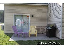 Close to Ecu, 3br/3ba Duplex, Furnished and Utilities Incl. in Greenville, NC (Photo 7 of 10)
