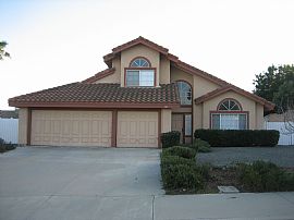 Beautiful and spacious home in Canyon Crest/Mission Grove area in Riverside, CA