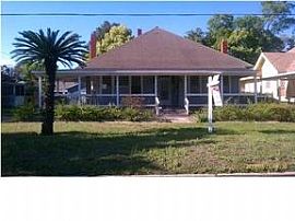 Single-Family Home in Pensacola, FL