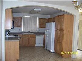 Family 3 Bedrooms For Rent in Tolleson, AZ (Photo 4 of 6)