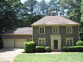 Beautiful Home with Private Living Backyard in Roswell, GA