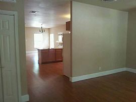 Large Home Located in Alta Vista in San Antonio, TX (Photo 3 of 4)