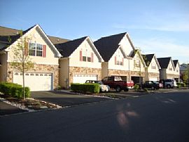 Well Maintained End Unit Townhouse For Rent - Great Location in Pennington, NJ (Photo 1 of 5)