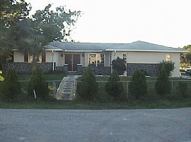 BEAUTIFUL, NEWLY RENOVATED HOME.  in North Port, FL