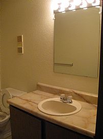 1 Bed 1.5 Bath Small Loft in Grand Rapids, MI (Photo 5 of 5)