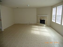 Beautiful Huge 5 Bedroom House with New Tile and Carpet in Fort Worth, TX (Photo 3 of 6)