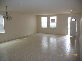 Beautiful Huge 5 Bedroom House with New Tile and Carpet in Fort Worth, TX (Photo 4 of 6)