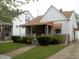 Clean 2 Bedroom House in Warrendale Near Dearborn in Detroit, MI