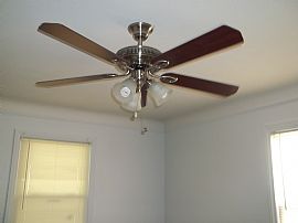 Clean 2 Bedroom House in Warrendale Near Dearborn in Detroit, MI (Photo 2 of 3)