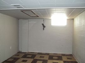 Clean 2 Bedroom House in Warrendale Near Dearborn in Detroit, MI (Photo 3 of 3)