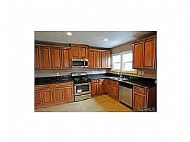 Spacious Home For Rent in Los Angeles, CA (Photo 4 of 7)