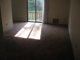 2 Bed 1 Bath End Style Apartment Home in Grand Rapids, MI (Photo 3 of 4)