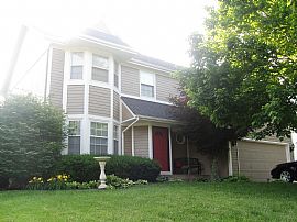 4 Br Blue Valley School in Overland Park, KS