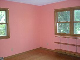 4 Bedroom 2 Bath Near Carleton in Northfield, MN (Photo 7 of 10)