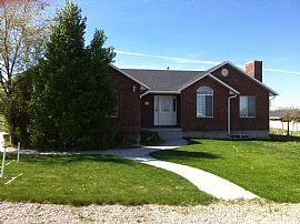 Beautiful 5 Bedroom 3 Bath Home  in Mona, UT
