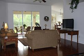 Astonishing 3 Bedroom Flat in Jacksonville, FL (Photo 2 of 2)