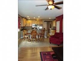 3 Bedrooms 2 Bathrooms in Fresno, CA (Photo 7 of 9)