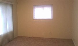 Royal Oak, 3 Bdr, 1 ½ Bath Duplex (townhouse Sty in Royal Oak, MI (Photo 2 of 5)