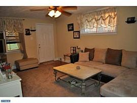 3 Bedrooms 1 Bathrooms in Clifton Heights, PA (Photo 10 of 11)