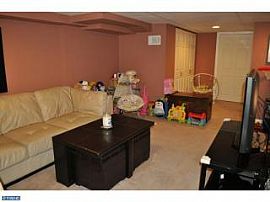 3 Bedrooms 1 Bathrooms in Clifton Heights, PA (Photo 3 of 11)