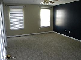 Immaculate and Well Cared Home in Lexington Park, MD (Photo 3 of 11)