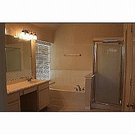 Adorable 4bd 2bth Missouri City, Tx in Missouri City, TX (Photo 3 of 6)