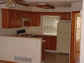 Lovely Southpark Town Home in Littleton, CO (Photo 2 of 5)