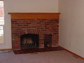 Lovely Southpark Town Home in Littleton, CO (Photo 4 of 5)