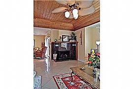 Spacious Home For Rent in Long Beach, CA (Photo 5 of 12)