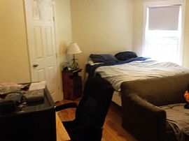 Huge Sunny Apartment, Great Location, Cheap! in Portland, ME (Photo 2 of 4)