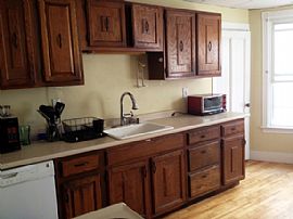 Huge Sunny Apartment, Great Location, Cheap! in Portland, ME (Photo 3 of 4)