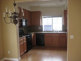 4br - Very Clean, Two Story Home with Manicured Lawn and Parks in Riverside, CA (Photo 3 of 5)